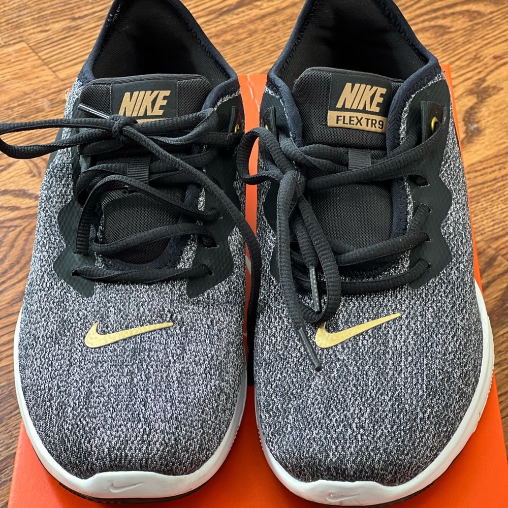 Womens Nike Flex Trainers